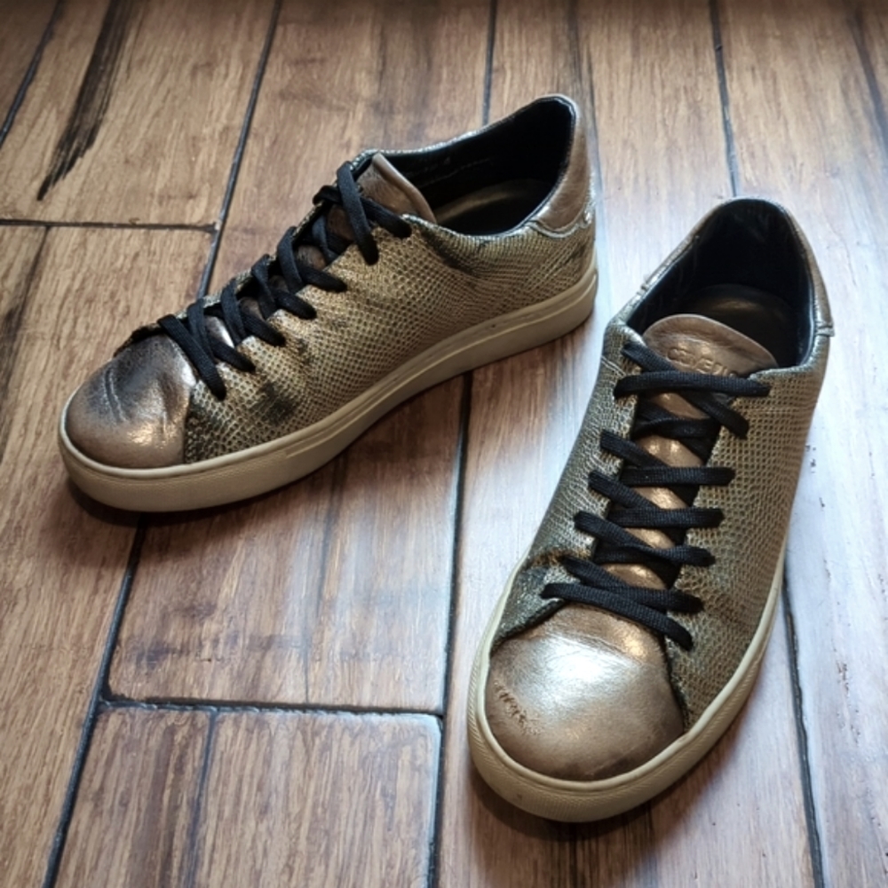 Crime London | distressed gold low top sneaker